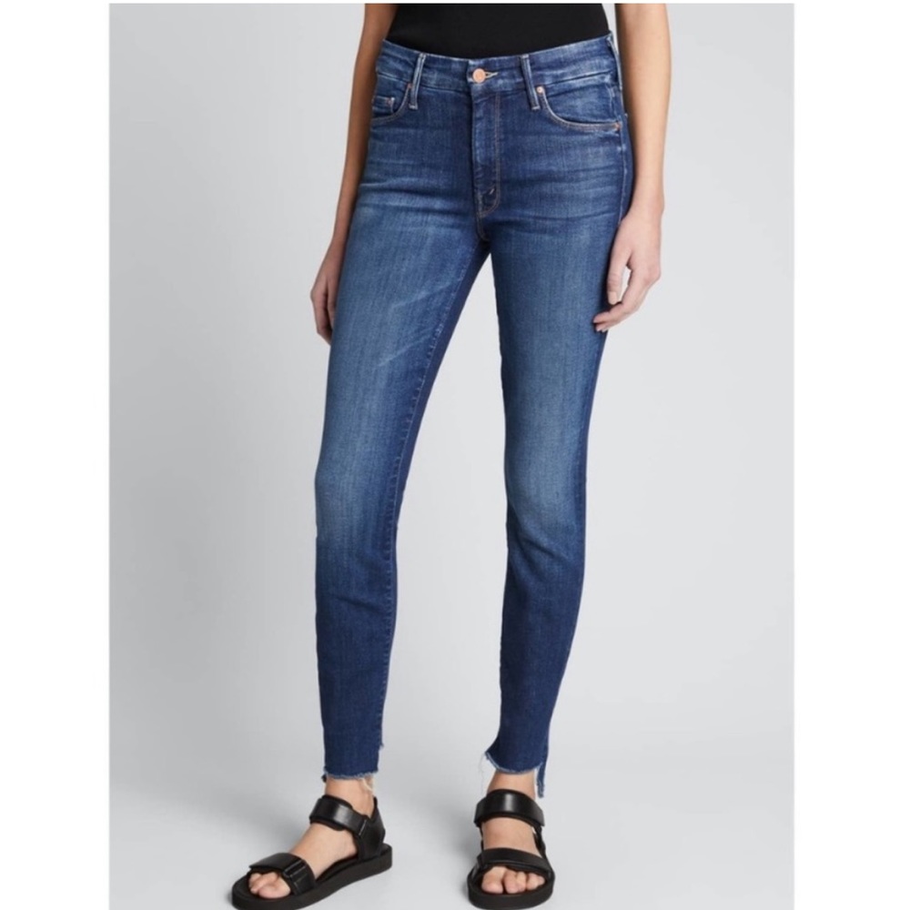 Mother Looker Ankle Chew Jeans in Breaking the Law Medium Wash Skinny